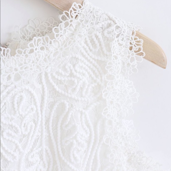 White lace blouse NWT Chicwish - Picture 7 of 8